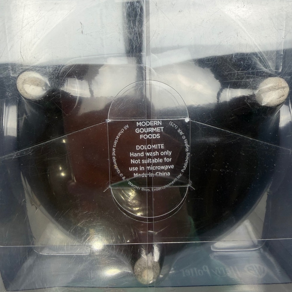 Harry Potter Hogwarts Cauldron Cookie Jar Gift Set with Cookie Mix and Sprinkles - Picture 5 of 5